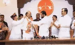 बिना इलेक्शन शिवसेना शिंदे का विधानसभा में खुला खाता- दो विधायक.. बिना इलेक्शन शिवसेना शिंदे का विधानसभा में खुला खाता- दो विधायक..