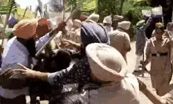 फिर उबला किसानों का जोश- बॉर्डर पर रेलवे ट्रैक जाम- पुलिस से धक्का...