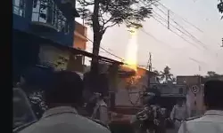 रामनवमी पर हिंसा- शोभा यात्रा के बीच बम ब्लास्ट- की गई आगजनी रामनवमी पर हिंसा- शोभा यात्रा के बीच बम ब्लास्ट- की गई आगजनी