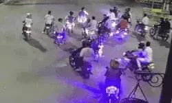 रील बनाने को सड़क पर उतरे बाईकर्स को पुलिस ने ऐसे दिखाई हवालात रील बनाने को सड़क पर उतरे बाईकर्स को पुलिस ने ऐसे दिखाई हवालात