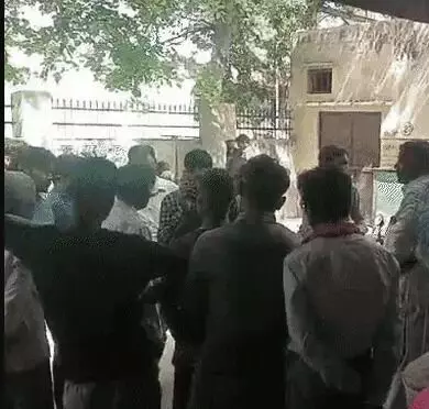 शादी में DJ पर हर्ष फायरिंग- छत पर बैठे युवक की गोली लगने से मौत शादी में DJ पर हर्ष फायरिंग- छत पर बैठे युवक की गोली लगने से मौत