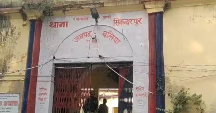 माहौल बिगड़ने की कोशिश- हनुमान मंदिर में फेंका मांस का टुकड़ा