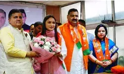 भाजपा में शामिल हुईं पूर्व मंत्री हरक की बहू अनुकृति गुसाईं भाजपा में शामिल हुईं पूर्व मंत्री हरक की बहू अनुकृति गुसाईं