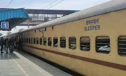 ट्रेन में आग बुझाने के दौरान सिलेंडर ब्लास्ट- RPF कांस्टेबल की मौत