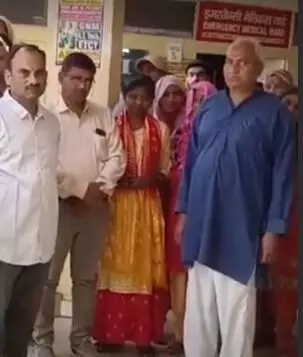 चाइनीज मांझे से कटी स्टूडेंट की गर्दन- पिता के साथ जा रहा था स्कूल चाइनीज मांझे से कटी स्टूडेंट की गर्दन- पिता के साथ जा रहा था स्कूल