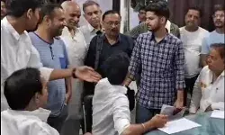 BJP प्रत्याशी के रोड शो में जेबकतरों की रही मौज- उडाये नगदी मोबाइल BJP प्रत्याशी के रोड शो में जेबकतरों की रही मौज- उडाये नगदी मोबाइल