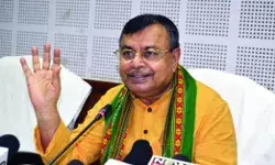 भाजपा नेता ने अधिक मतदान के लिए फेंका इनाम का दाना- बोले सर्वाधिक... भाजपा नेता ने अधिक मतदान के लिए फेंका इनाम का दाना- बोले सर्वाधिक...