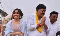 एक्ट्रेस के रोड शो में उमड़ी भारी भीड़- पिता के समर्थन में मांगे वोट एक्ट्रेस के रोड शो में उमड़ी भारी भीड़- पिता के समर्थन में मांगे वोट