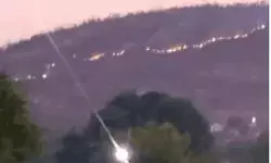 जंगल में लगी भयंकर आग- फायरकर्मी मौके पर पहुंचने का कर रहे प्रयास जंगल में लगी भयंकर आग- फायरकर्मी मौके पर पहुंचने का कर रहे प्रयास