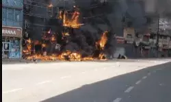 रेलवे जंक्शन के सामने होटल में आग- दो की मौत! - लपटों से 30 निकाले रेलवे जंक्शन के सामने होटल में आग- दो की मौत! - लपटों से 30 निकाले