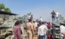 कबाड़ की दुकान में लगी भीषण आग- चार दर्जन गाड़ियां जलकर खाक