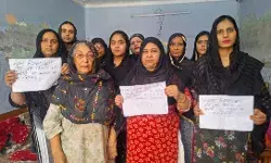 पार्षद परिवार ने किया मतदान का बहिष्कार- वजह का भी किया खुलासा पार्षद परिवार ने किया मतदान का बहिष्कार- वजह का भी किया खुलासा