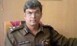 अर्जुन अवार्डी CRPF डीआईजी पर गिरी गाज- यौन शोषण में सस्पेंड अर्जुन अवार्डी CRPF डीआईजी पर गिरी गाज- यौन शोषण में सस्पेंड