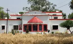 चुनाव खत्म होते ही सबको राम राम कहकर मुंबई के लिए निकले अरुण गोविल चुनाव खत्म होते ही सबको राम राम कहकर मुंबई के लिए निकले अरुण गोविल