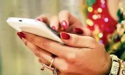 बहू का सास पर आया दिल- सेक्स क्लिप दिखाकर संबंधों का डाल... बहू का सास पर आया दिल- सेक्स क्लिप दिखाकर संबंधों का डाल...