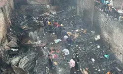 तांबा निकालने के चक्कर में अग्निकांड- 22 झोपड़ियां जलकर हुई राख तांबा निकालने के चक्कर में अग्निकांड- 22 झोपड़ियां जलकर हुई राख