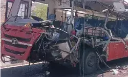 हादसे में उड़े रोडवेज बस के परखच्चे- 10 लोगों की मौत- 17 गंभीर हादसे में उड़े रोडवेज बस के परखच्चे- 10 लोगों की मौत- 17 गंभीर