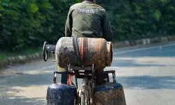 चुनाव के बीच महंगाई से राहत- कंपनियां हुई मेहरबान- कम किये गैस के दाम चुनाव के बीच महंगाई से राहत- कंपनियां हुई मेहरबान- कम किये गैस के दाम