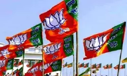 CM योगी की रैली से लौट रहे BJP कार्यकर्ताओं पर हमला- बस में तोड़फोड़ CM योगी की रैली से लौट रहे BJP कार्यकर्ताओं पर हमला- बस में तोड़फोड़