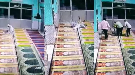 मस्जिद में दुआ कर रहे शख्स पर मौत का झपट्टा- पलक झपकते ही चली गई जान