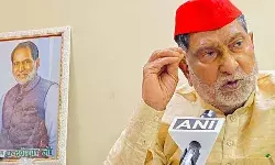 बोले रामगोविन्द- कोरोना वैक्सीन मामले का सुप्रीम कोर्ट ले स्वत: संज्ञान बोले रामगोविन्द- कोरोना वैक्सीन मामले का सुप्रीम कोर्ट ले स्वत: संज्ञान