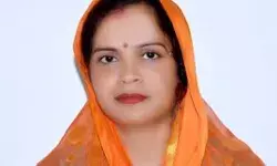 बीजेपी विधायक की चेयरमैन बेटी 30 हजार की घूस लेते रंगे हाथों गिरफ्तार