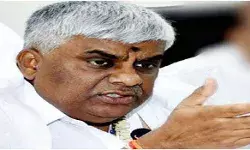 अपहरण के आरोपों के बीच एचडी रेवन्ना को 3 दिन की पुलिस हिरासत अपहरण के आरोपों के बीच एचडी रेवन्ना को 3 दिन की पुलिस हिरासत