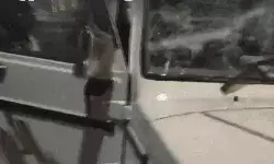 कांग्रेस दफ्तर के बाहर खड़ी गाड़ियों पर उतारा नजला- की गई तोड़फोड़ कांग्रेस दफ्तर के बाहर खड़ी गाड़ियों पर उतारा नजला- की गई तोड़फोड़