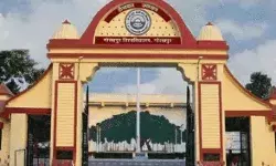 बाईक टकराने के विवाद में यूनिवर्सिटी हॉस्टल के छात्रों ने दरोगा को पीटा बाईक टकराने के विवाद में यूनिवर्सिटी हॉस्टल के छात्रों ने दरोगा को पीटा