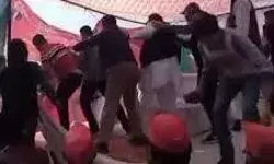 बीजेपी MLA के भाई की दबंगई- आपस में भिड़े सपाई भाजपाई बीजेपी MLA के भाई की दबंगई- आपस में भिड़े सपाई भाजपाई