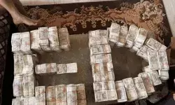 ठेकेदार एवं बिल्डर के ठिकानों पर ED की रेड- मिले नोट गिनने को मंगाई... ठेकेदार एवं बिल्डर के ठिकानों पर ED की रेड- मिले नोट गिनने को मंगाई...