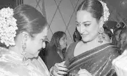 रेखा ने हीरामंडी में सोनाक्षी सिन्हा के अभिनय को देख कर बोली ये बात... रेखा ने हीरामंडी में सोनाक्षी सिन्हा के अभिनय को देख कर बोली ये बात...