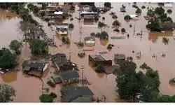 बाढ़ का कहर- घर छोड़ने वालों की संख्या लाखों में हुई बाढ़ का कहर- घर छोड़ने वालों की संख्या लाखों में हुई