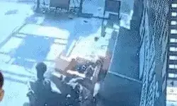 दिनदहाड़े कारोबारी का मर्डर- घर का गेट खोलते ही चाकू से गोदा दिनदहाड़े कारोबारी का मर्डर- घर का गेट खोलते ही चाकू से गोदा