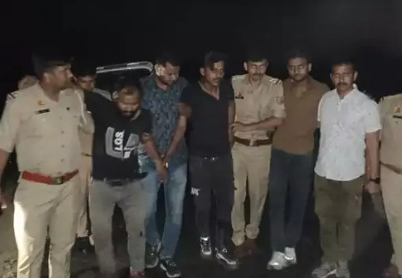 एनकाउंटर में पुलिस बदमाशों पर भारी- पैर में गोली लगने से 3 बदमाश घायल एनकाउंटर में पुलिस बदमाशों पर भारी- पैर में गोली लगने से 3 बदमाश घायल