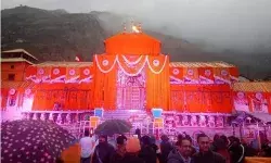 खुले बद्रीनाथ धाम के भी कपाट- चारधाम यात्रा में भक्तों की भीड़ को.... खुले बद्रीनाथ धाम के भी कपाट- चारधाम यात्रा में भक्तों की भीड़ को....