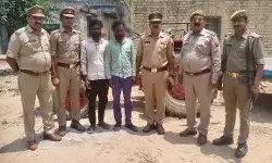 दो बदमाशों को गिरफ्तार कर पुलिस ने बरामद की चोरी हुई ट्रैक्टर ट्रॉली दो बदमाशों को गिरफ्तार कर पुलिस ने बरामद की चोरी हुई ट्रैक्टर ट्रॉली