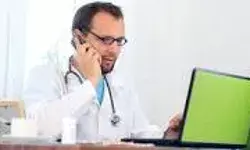 CCTV ने खोला राज- डेढ़ घंटे तक मरीज को छोड़ डॉक्टर फोन पर करता रहा बात CCTV ने खोला राज- डेढ़ घंटे तक मरीज को छोड़ डॉक्टर फोन पर करता रहा बात