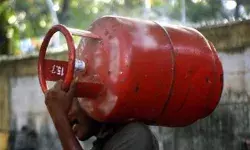 उज्ज्वला योजना के लाभ के लिए नहीं किया यह काम तो सब्सिडी होगी बंद उज्ज्वला योजना के लाभ के लिए नहीं किया यह काम तो सब्सिडी होगी बंद