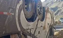 बड़ा हादसा- बस के खाई में गिरने से दर्जनों लोगों की मौत- 14 लोग घायल