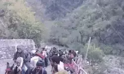 रील के शौकिनों पर लगाम- ऊल जलूल हरकत कर मंदिरों में नहीं बना सकेंगे रील रील के शौकिनों पर लगाम- ऊल जलूल हरकत कर मंदिरों में नहीं बना सकेंगे रील