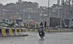 तेज आवाज के साथ गिरी आसमानी बिजली ले गई 13 लोगों की जान