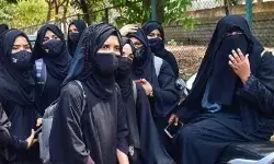 दारुल उलूम में महिलाओं की पूरी तरह से नो एंट्री- महिलाओं के रील्स....