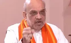 बोले अमित शाह- केजरीवाल को देखते ही नजर आएगी दारू की बड़ी बोतल बोले अमित शाह- केजरीवाल को देखते ही नजर आएगी दारू की बड़ी बोतल