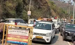 गंगोत्री धाम में पुलिस की व्यवस्था का विरोध- व्यापारियों ने बंद की.... गंगोत्री धाम में पुलिस की व्यवस्था का विरोध- व्यापारियों ने बंद की....