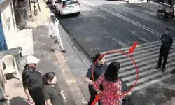 मारपीट मामला- स्वाति मालीवाल का अब नया वीडियो- नखरे दिखाती हुई... मारपीट मामला- स्वाति मालीवाल का अब नया वीडियो- नखरे दिखाती हुई...