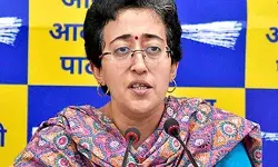 AAP का दावा- स्वाति को कहीं नहीं चोट- मेडिकल के लिए 3 दिन इंतजार क्यों? AAP का दावा- स्वाति को कहीं नहीं चोट- मेडिकल के लिए 3 दिन इंतजार क्यों?