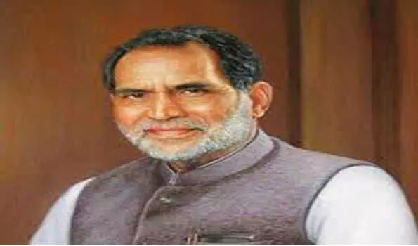 पूर्व प्रधानमंत्री चंद्रशेखर ने लहराया था विजयी पताका पूर्व प्रधानमंत्री चंद्रशेखर ने लहराया था विजयी पताका