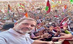 नरेन्द्र मोदी ने देश की अर्थ व्यवस्था को नष्ट कर दिया: राहुल गांधी