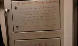 मेट्रो स्टेशनों पर मैसेज लिखकर केजरीवाल को दी गई धमकी मेट्रो स्टेशनों पर मैसेज लिखकर केजरीवाल को दी गई धमकी